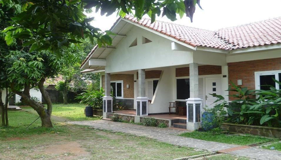 Intan Hotel Purwakarta Exterior foto