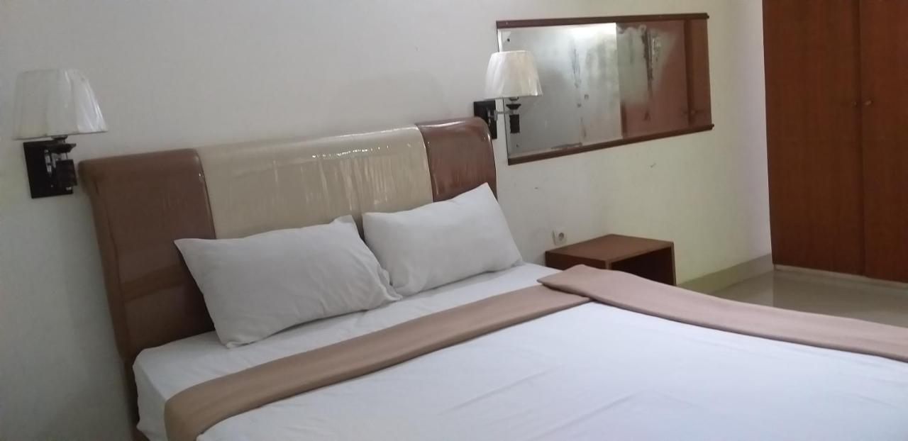 Intan Hotel Purwakarta Exterior foto