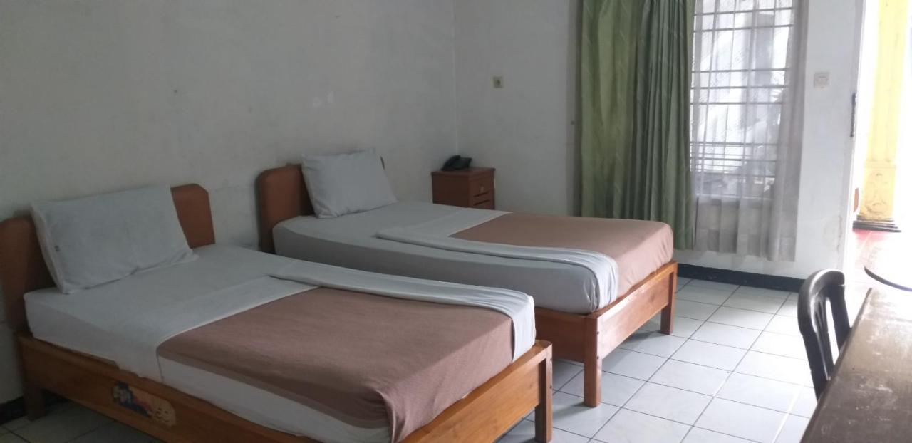 Intan Hotel Purwakarta Exterior foto